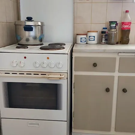 Airport Friendly House 2